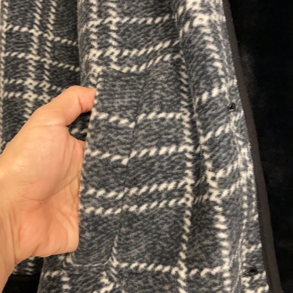 Plaid black/gray cozy coat - Picture 6 of 9